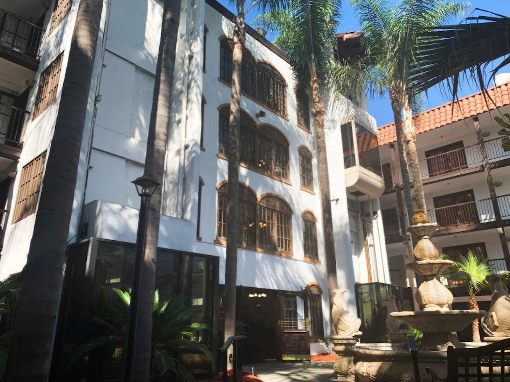 Buena Park Grand Hotel & Suites מראה חיצוני תמונה