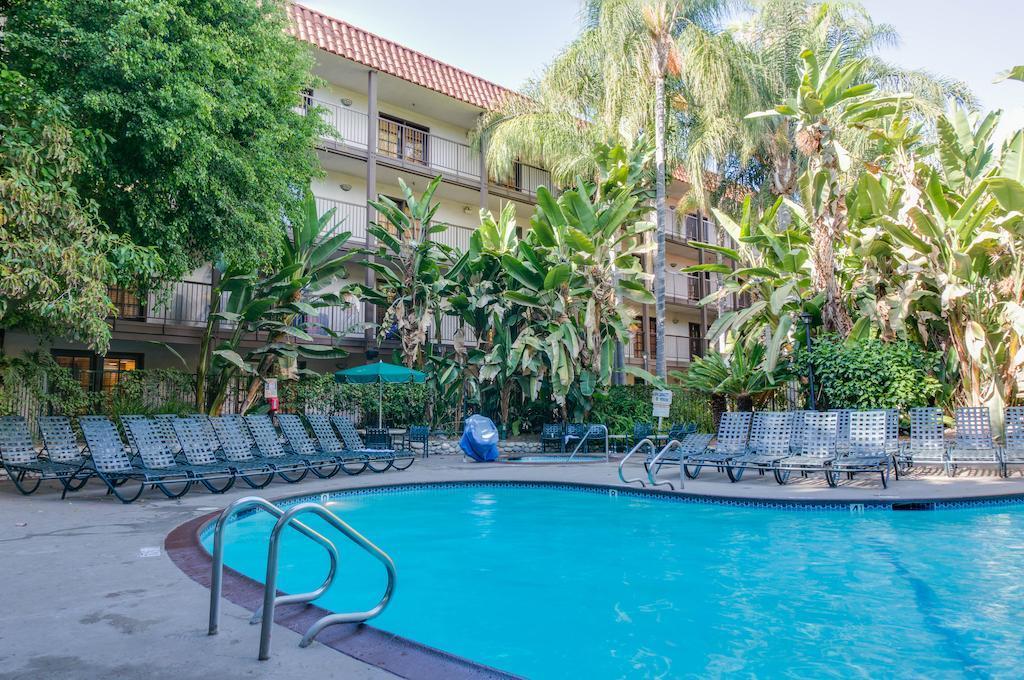 Buena Park Grand Hotel & Suites מראה חיצוני תמונה