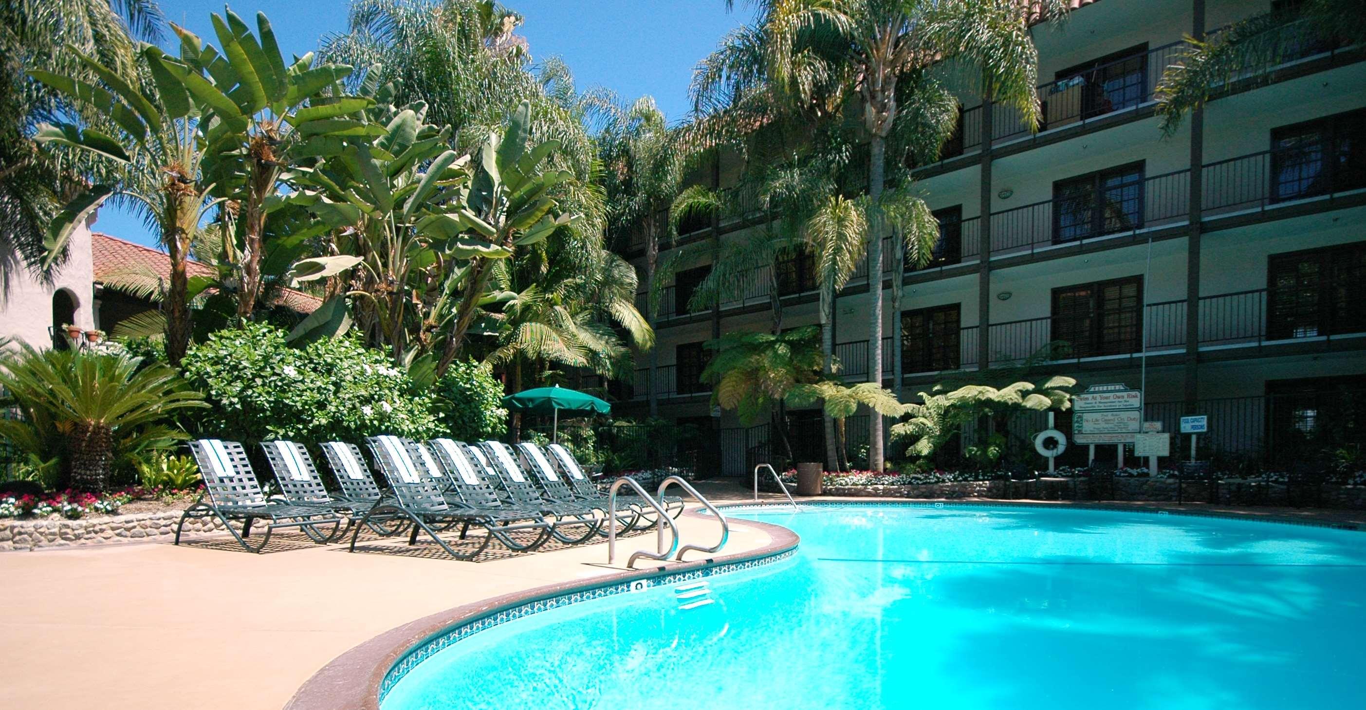 Buena Park Grand Hotel & Suites מראה חיצוני תמונה