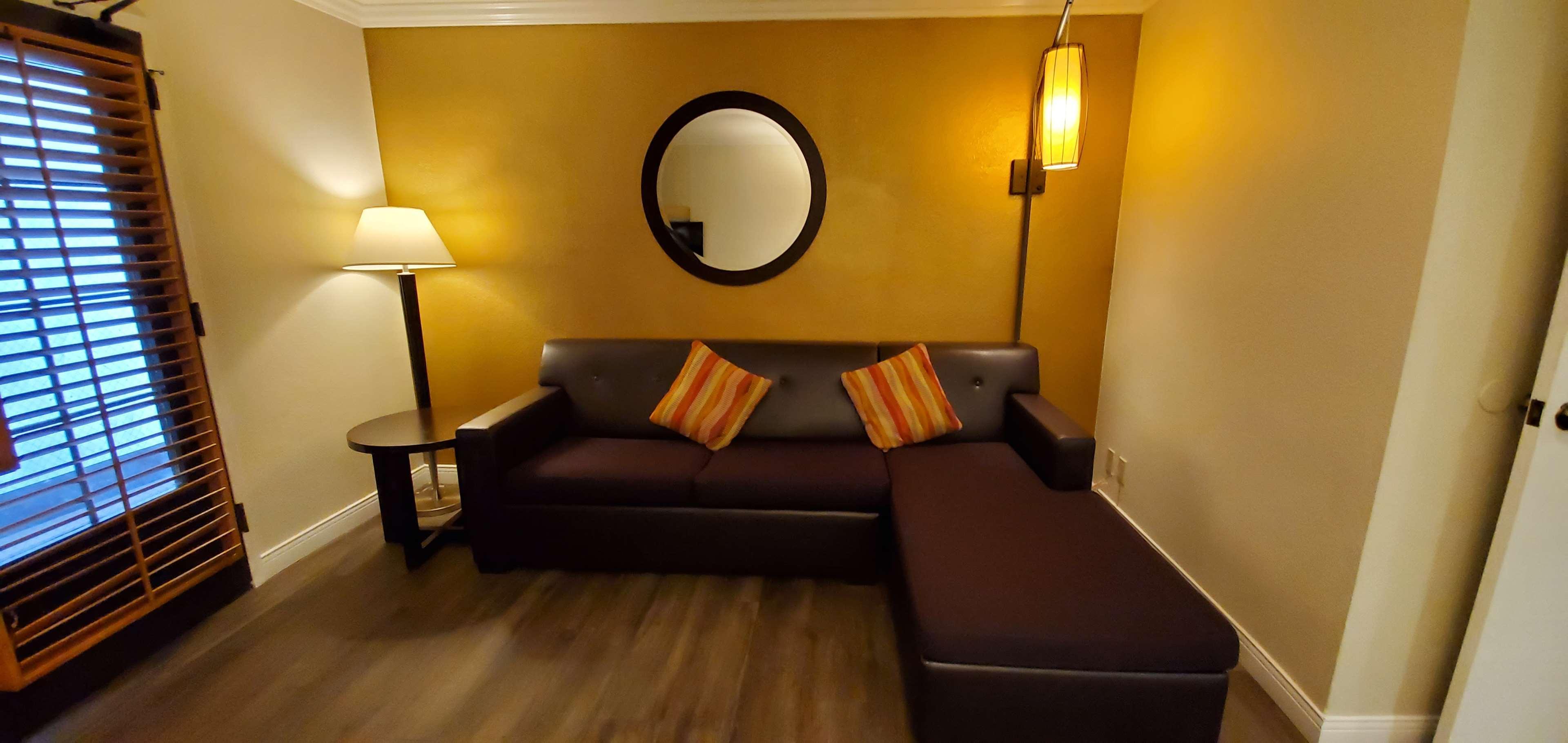 Buena Park Grand Hotel & Suites מראה חיצוני תמונה