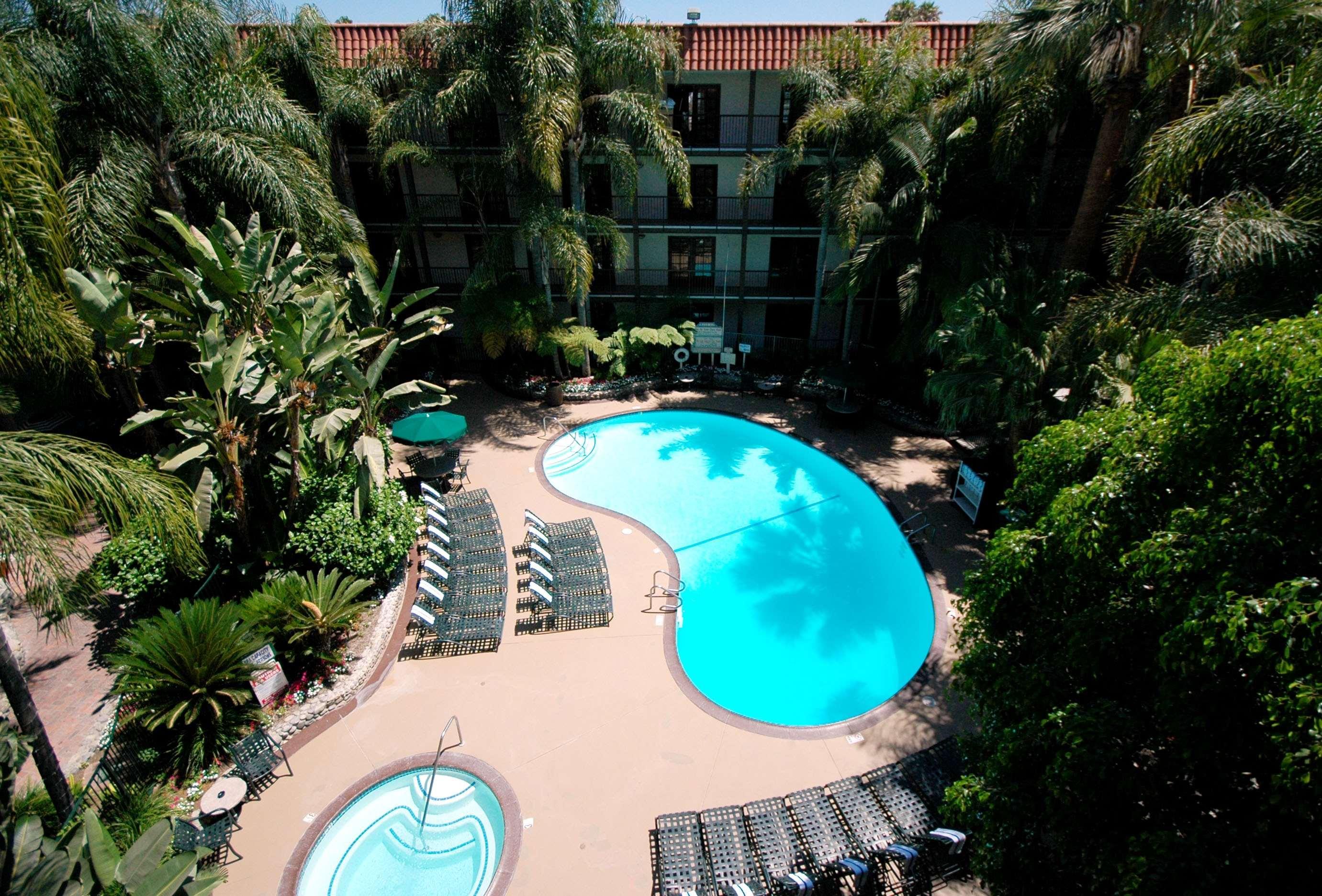Buena Park Grand Hotel & Suites מראה חיצוני תמונה