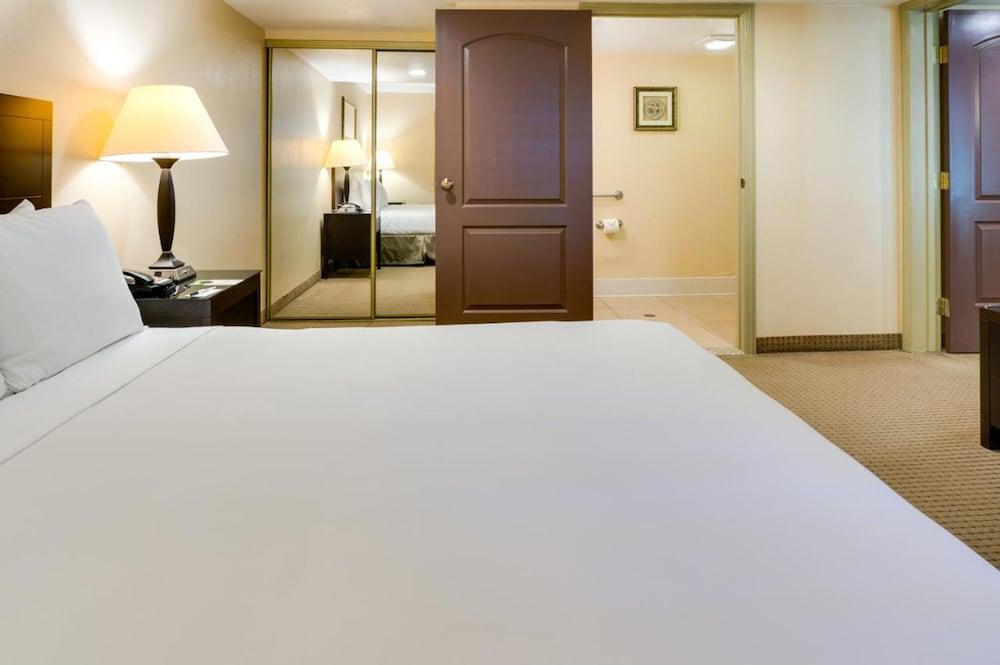 Buena Park Grand Hotel & Suites מראה חיצוני תמונה