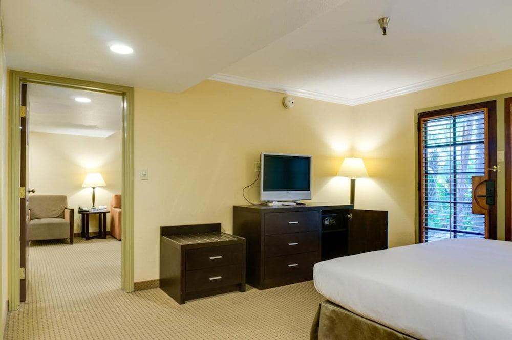 Buena Park Grand Hotel & Suites מראה חיצוני תמונה