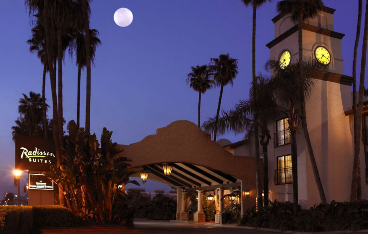 Buena Park Grand Hotel & Suites מראה חיצוני תמונה