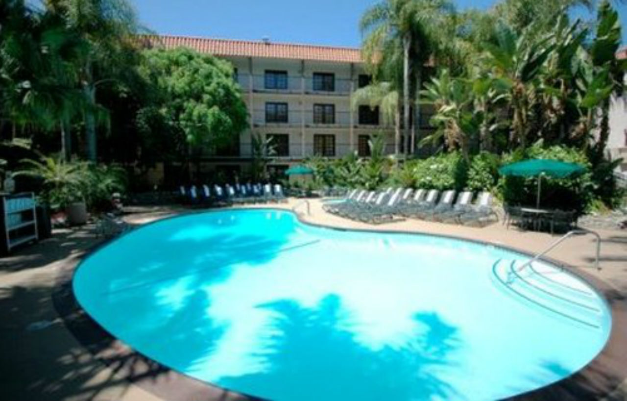 Buena Park Grand Hotel & Suites מראה חיצוני תמונה